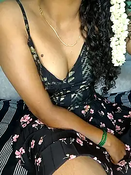 Tamilpallavi online show from November 6, 2025, 2:54 pm