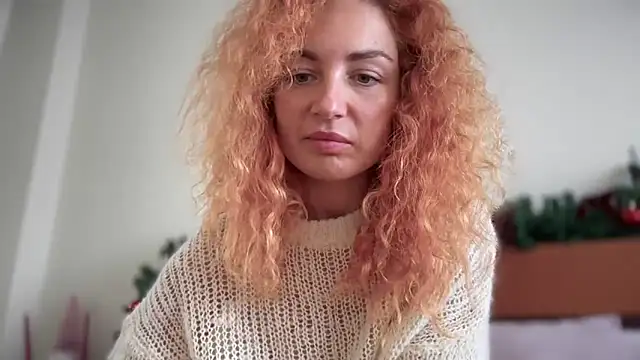 Reddgiirl online show from December 3, 2025, 10:36 am