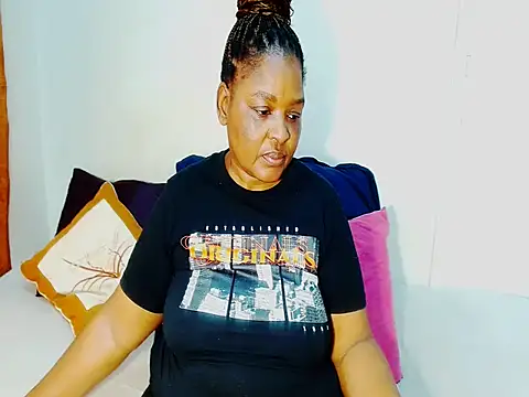 Love-Racheal75 online show from February 18, 2026, 11:50 am