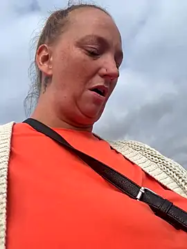 JustYourNormalCouple online show from October 8, 2025, 9:11 am