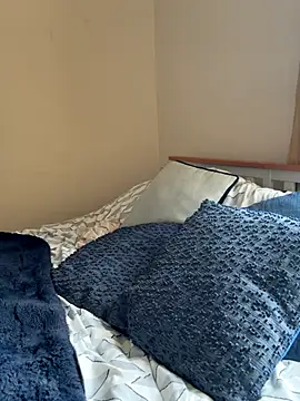 JustYourNormalCouple online show from November 5, 2025, 11:46 am