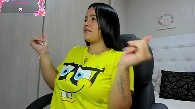 andrea  hills online show from November 12, 2025, 6:12 pm