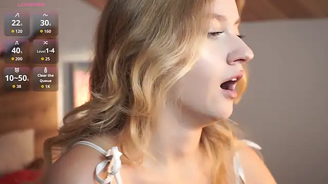 Nerissa xo online show from October 28, 2025, 8:08 pm