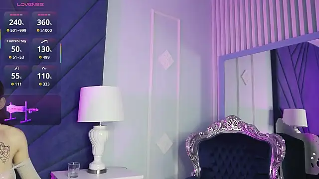 Evelisse online show from October 21, 2025, 12:04 pm