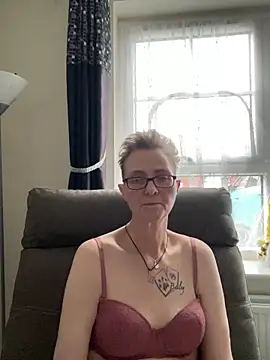 Curvy-Jinx online show from February 6, 2026, 8:32 am