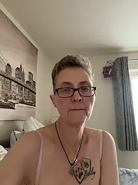 Curvy-Jinx online show from February 19, 2026, 8:22 am