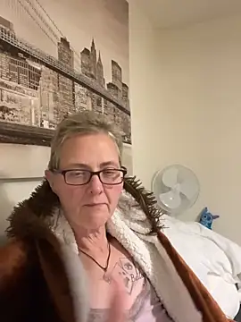 Curvy-Jinx online show from November 10, 2025, 9:20 pm