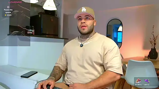 Snapshot of Michael_Salens chatting on October 17, 2025, 10:11 pm Michael Salens online show from October 17, 2025, 10:11 pm