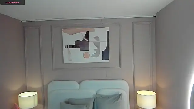 mia kisses2 online show from October 11, 2025, 4:13 am