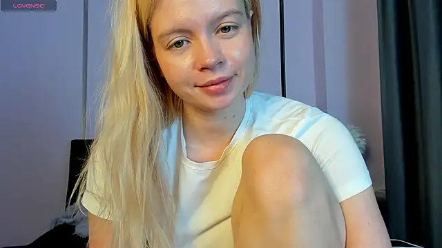 AlisaGoldie online show from September 28, 2025, 5:31 pm