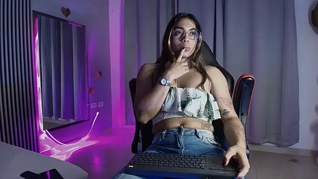 rachell owen online show from November 17, 2025, 4:38 am