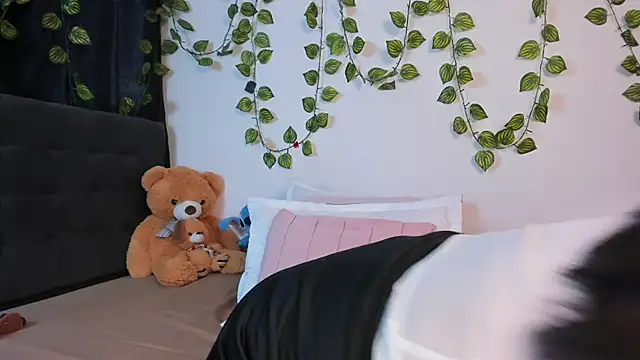 Delilah 85 online show from October 6, 2025, 10:54 pm