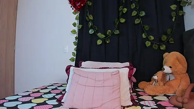 Delilah 85 online show from October 15, 2025, 10:51 pm