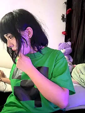 Snapshot of Kitty_yukimura chatting on December 3, 2025, 10:20 pm Kitty yukimura online show from December 3, 2025, 10:20 pm