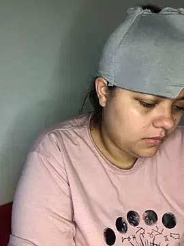 luisahot 9727 online show from April 18, 2026, 11:12 am