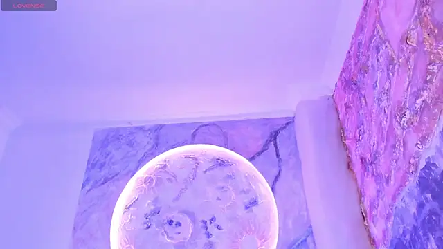 katierouge  online show from September 20, 2025, 5:40 pm