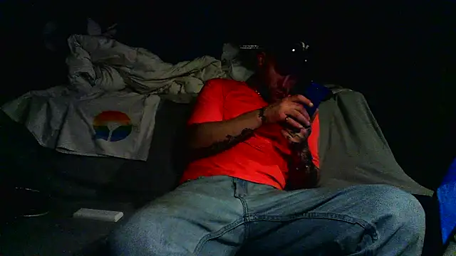 Luv2SuckBWC92 online show from March 6, 2026, 9:37 am