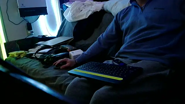 Luv2SuckBWC92 online show from December 2, 2025, 12:18 pm