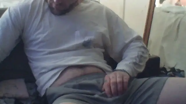 Snapshot of Luv2SuckBWC92 chatting on February 6, 2026, 8:27 pm Luv2SuckBWC92 online show from February 6, 2026, 8:27 pm