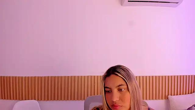 OliviaSweett online show from February 28, 2026, 9:36 pm