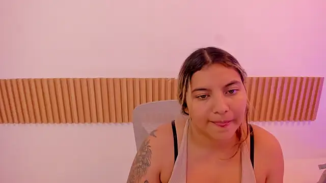 Snapshot of OliviaSweett chatting on July 18, 2026, 8:17 pm OliviaSweett online show from July 18, 2026, 8:17 pm