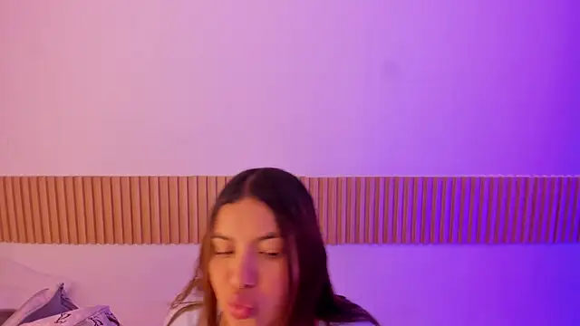 OliviaSweett online show from November 19, 2025, 7:14 pm