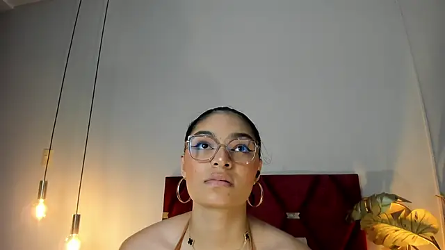 Snapshot of LunaAspen_ chatting on November 26, 2025, 5:57 pm LunaAspen online show from November 26, 2025, 5:57 pm