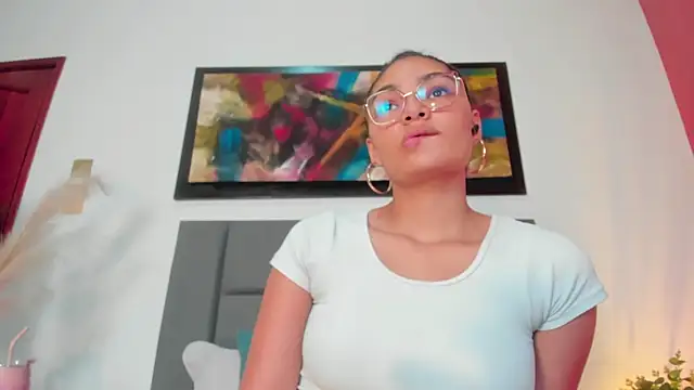 Snapshot of LunaAspen_ chatting on November 14, 2025, 5:49 pm LunaAspen online show from November 14, 2025, 5:49 pm