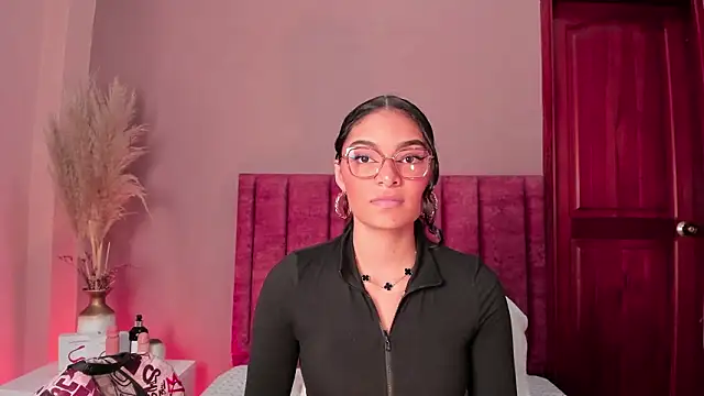 LunaAspen  online show from January 14, 2026, 6:00 pm