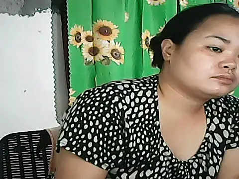 Snapshot of CreamyPussy4uxx chatting on November 1, 2025, 10:14 pm CreamyPussy4uxx online show from November 1, 2025, 10:14 pm