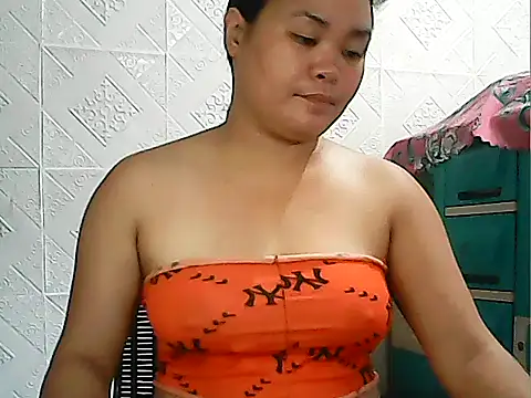 Snapshot of CreamyPussy4uxx chatting on April 28, 2026, 2:38 am CreamyPussy4uxx online show from April 28, 2026, 2:38 am