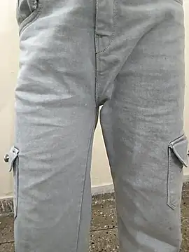 Snapshot of Alia-00 chatting on October 17, 2025, 4:05 am Alia-00 online show from October 17, 2025, 4:05 am