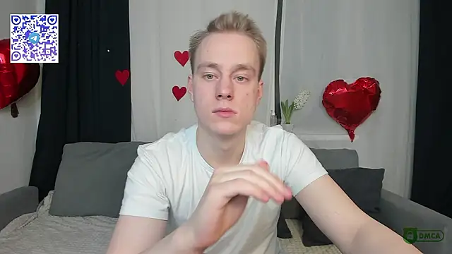 Snapshot of Kevin_Young_Cat chatting on February 22, 2026, 8:32 pm Kevin Young Cat online show from February 22, 2026, 8:32 pm