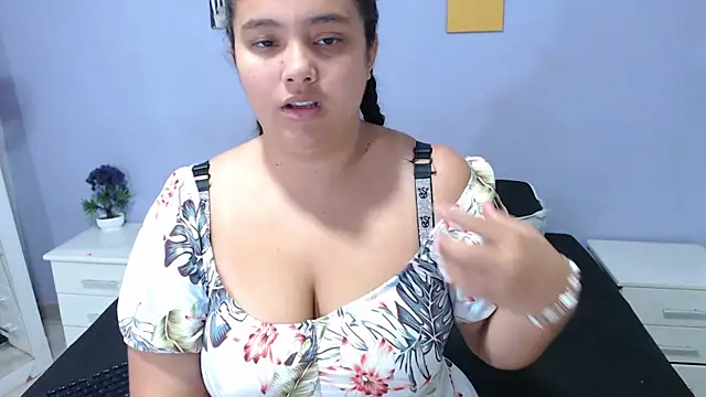 Snapshot of penelope_gucci1 chatting on November 8, 2025, 12:52 pm penelope gucci1 online show from November 8, 2025, 12:52 pm