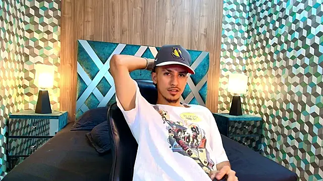 Marcus Jeron online show from December 15, 2025, 5:41 pm