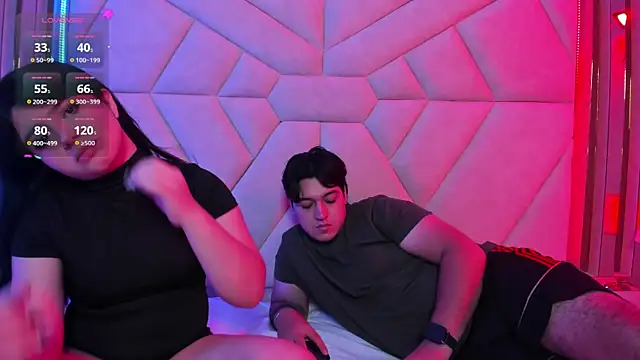 Snapshot of EmilyANDrew_ chatting on November 8, 2025, 5:22 am EmilyANDrew online show from November 8, 2025, 5:22 am