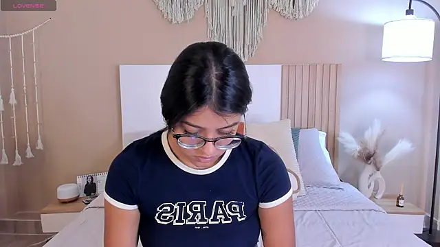 Snapshot of Camila_Bustamante chatting on May 2, 2026, 4:34 pm Camila Bustamante online show from May 2, 2026, 4:34 pm
