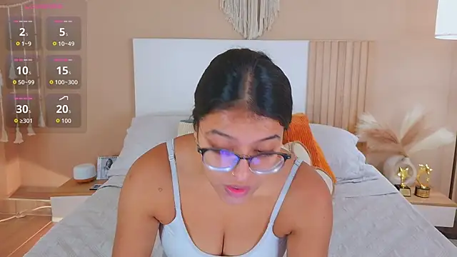 Snapshot of Camila_Bustamante chatting on July 14, 2026, 2:34 pm Camila Bustamante online show from July 14, 2026, 2:34 pm