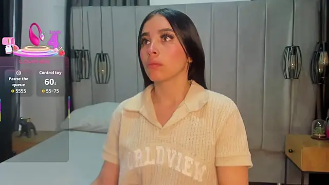 Snapshot of CandySays chatting on October 10, 2025, 11:33 am CandySays online show from October 10, 2025, 11:33 am