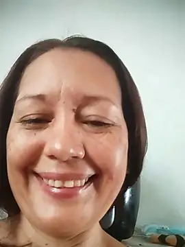 marinita13 online show from October 1, 2025, 2:43 pm