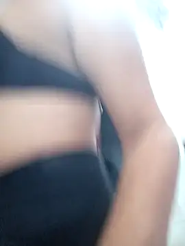 marinita13 online show from March 15, 2026, 3:46 am