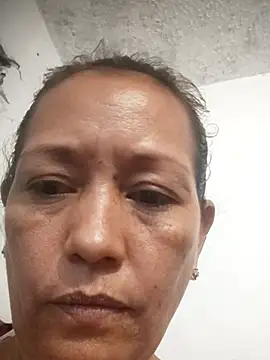 marinita13 online show from October 17, 2025, 2:26 am