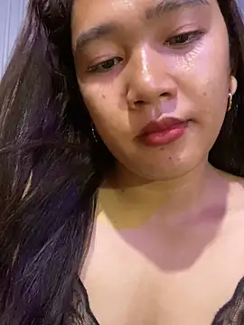 Snapshot of slut_clio chatting on April 5, 2026, 12:23 pm slut clio online show from April 5, 2026, 12:23 pm