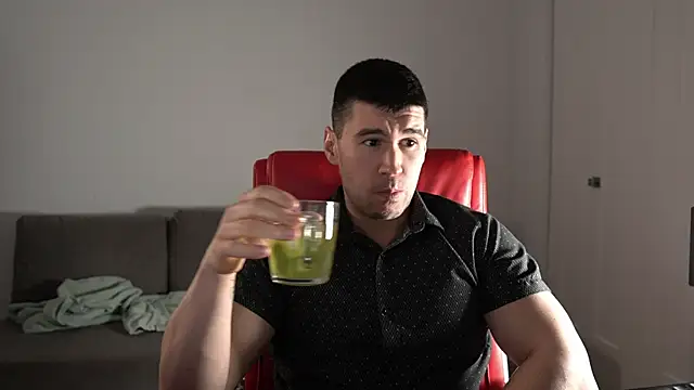 Sand0w online show from April 5, 2026, 10:38 pm