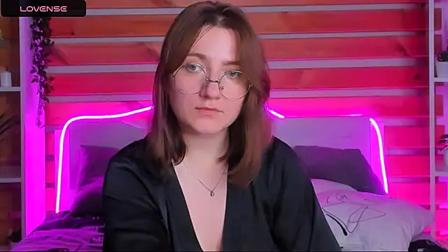 Tara Grainn online show from September 28, 2025, 1:29 pm