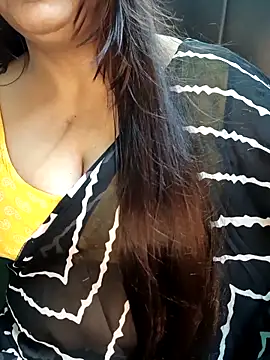 Snapshot of Bhanu-Sharma chatting on November 16, 2025, 6:18 am Bhanu-Sharma online show from November 16, 2025, 6:18 am