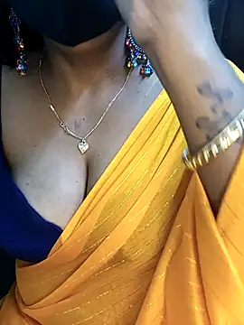 Snapshot of Bhanu-Sharma chatting on November 10, 2025, 4:06 am Bhanu-Sharma online show from November 10, 2025, 4:06 am