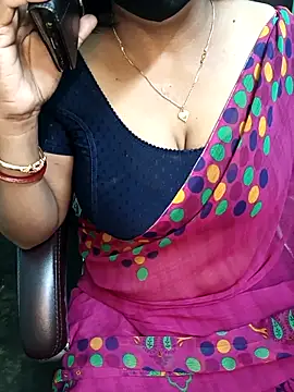 Snapshot of Bhanu-Sharma chatting on November 1, 2025, 4:52 am Bhanu-Sharma online show from November 1, 2025, 4:52 am