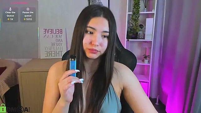 Snapshot of Megan_Williamms chatting on November 27, 2025, 9:32 am Megan Williamms online show from November 27, 2025, 9:32 am