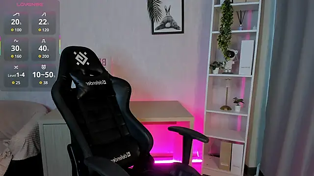 Snapshot of Megan_Williamms chatting on November 11, 2025, 9:15 am Megan Williamms online show from November 11, 2025, 9:15 am